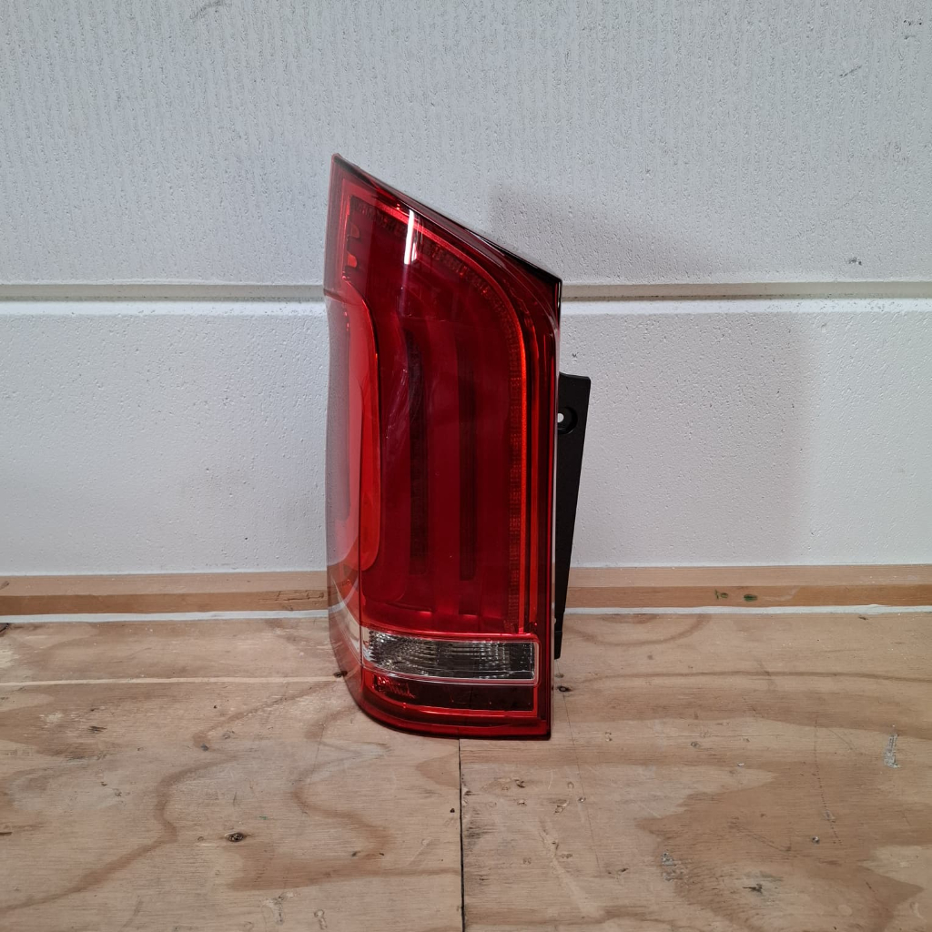 Achterlicht Vito w447 LED Links Achterklep (Nieuw)