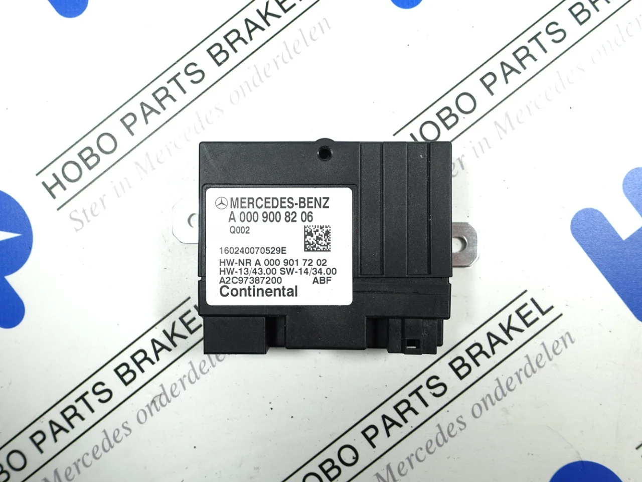 Brandstofpomp module A 000 900 8206