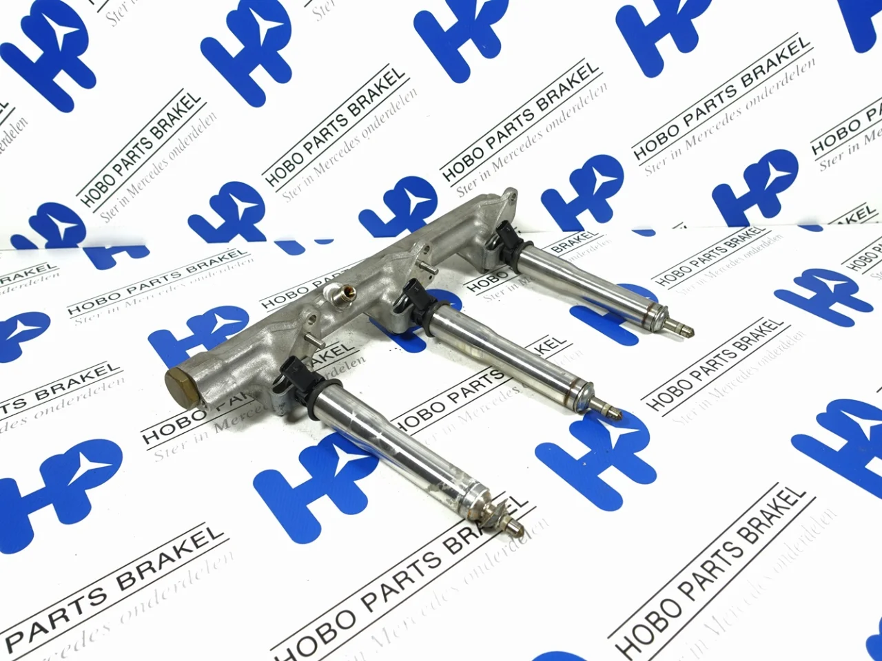 Injector rail A 272 070 5032 - Article 16881 1 - A2720705032