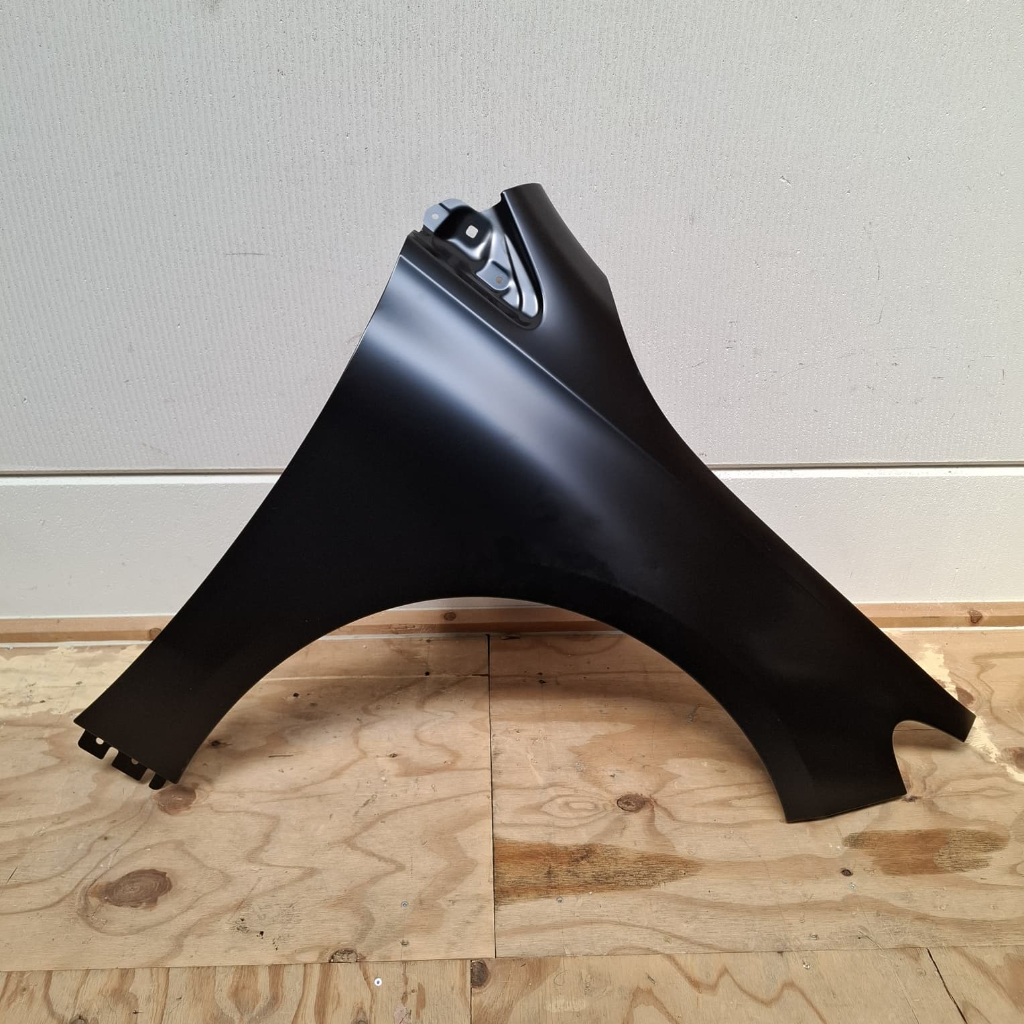 Spatbord B-klasse w247 Rechtsvoor (Nieuw)
