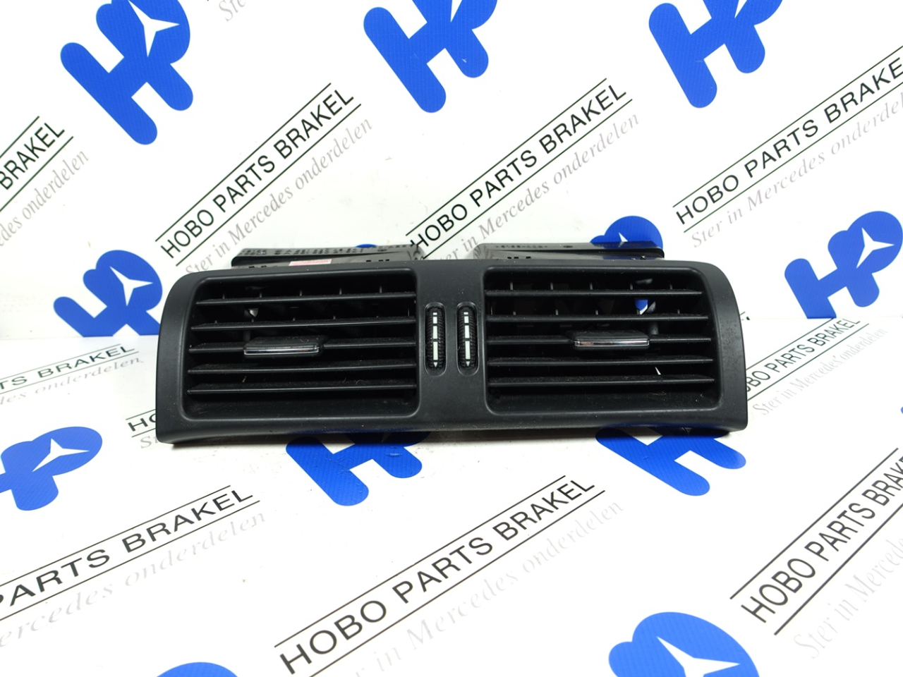 Luchtrooster A 251 830 0554 zwart