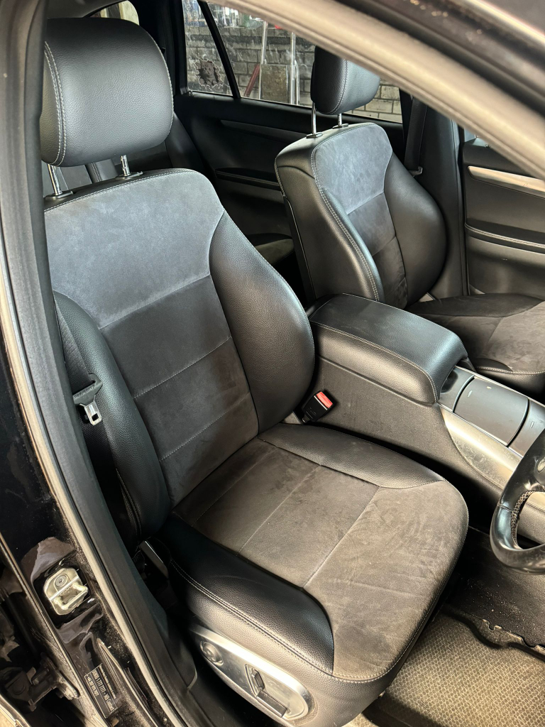 Interieur R-klasse w251 Alcantara 7-persoons