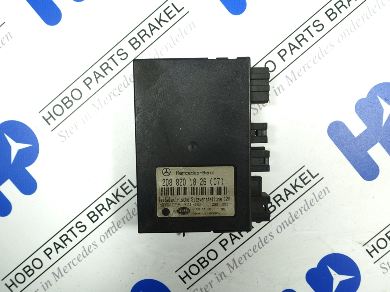 Stoel module A 208 820 1826 (!).
