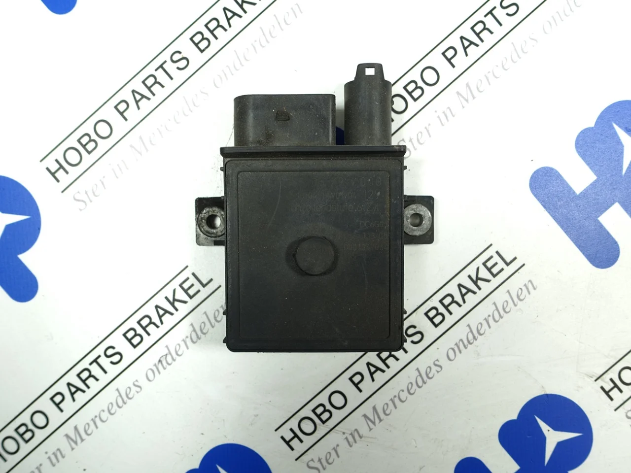 Glow plug relay A 642 153 0379 - Article 17176 1 - A6421530379