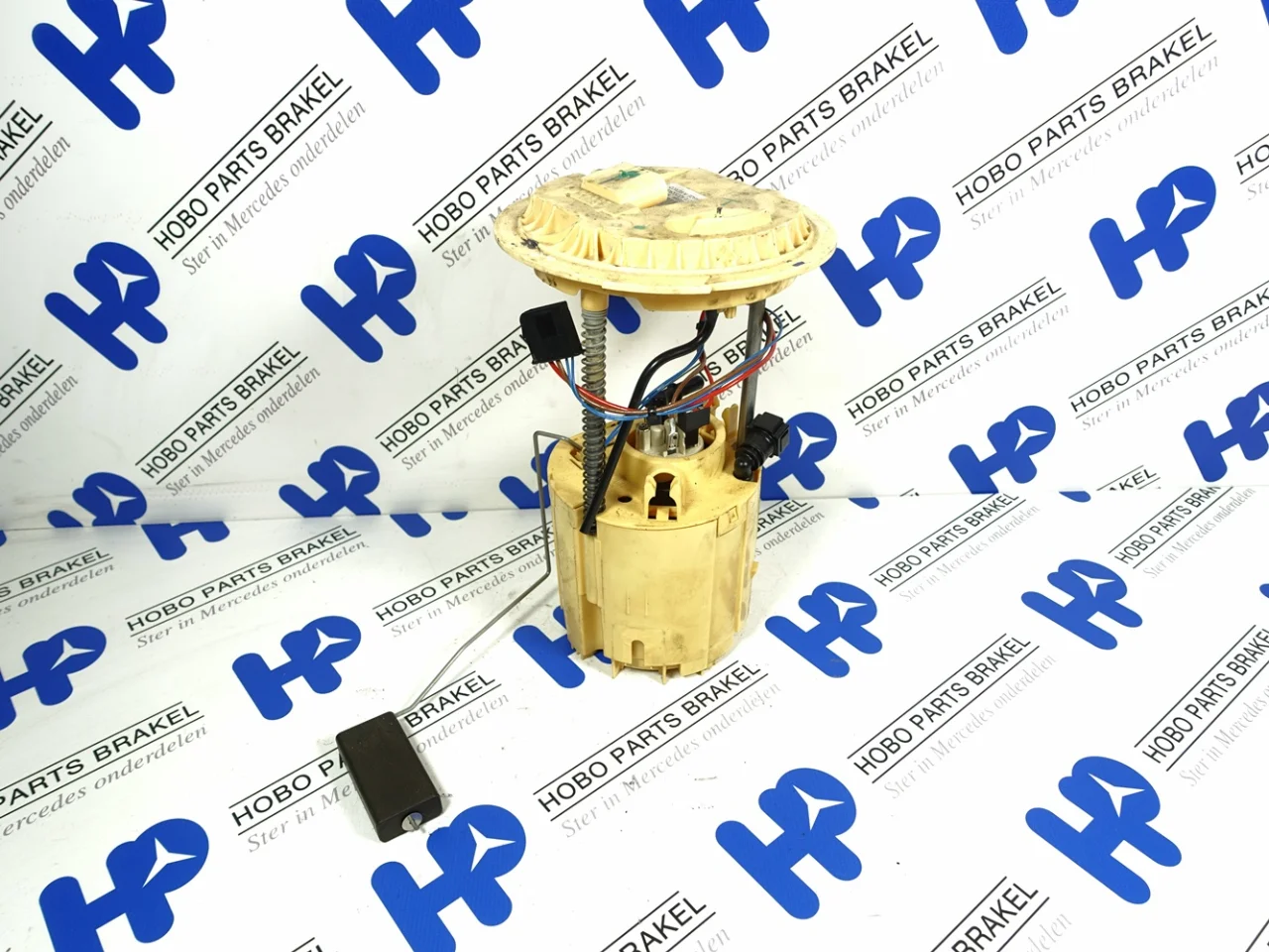 Brandstofpomp tank A 164 470 2094
