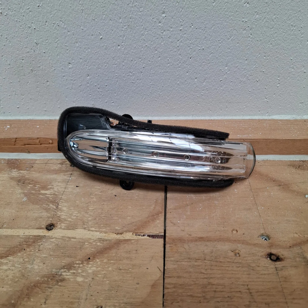 Indicator light A 203 820 1521 Left (New) - Article 17204 1 - HPB0117