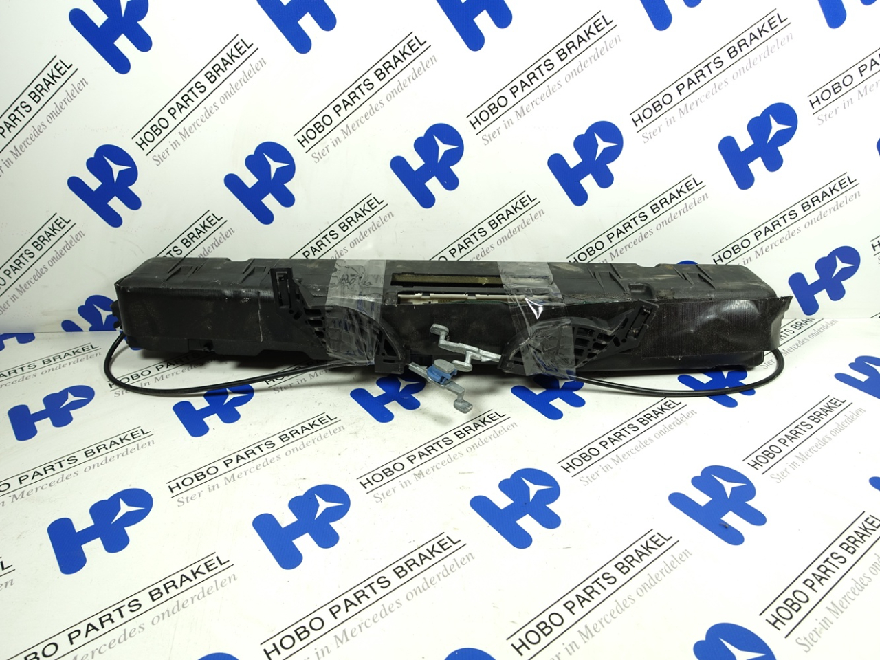 Achterklep motor A 218 820 0342