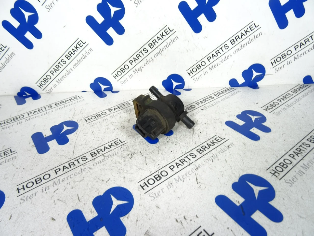 Regeneration valve A 000 470 1593 - Article 6573 1 - A0004701593