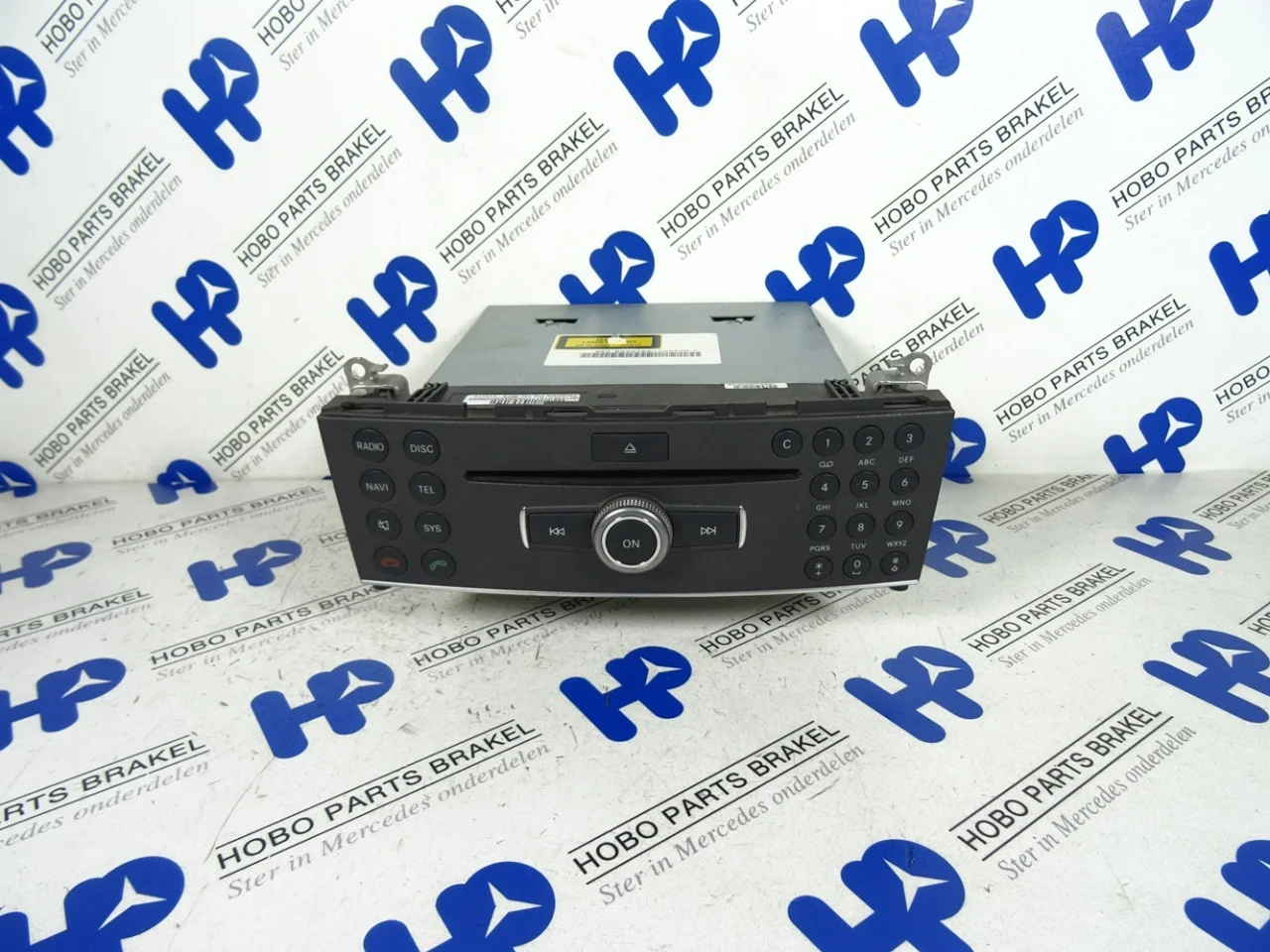 Radio CD player A 204 900 2104 - Article 6599 1 - A2049002104