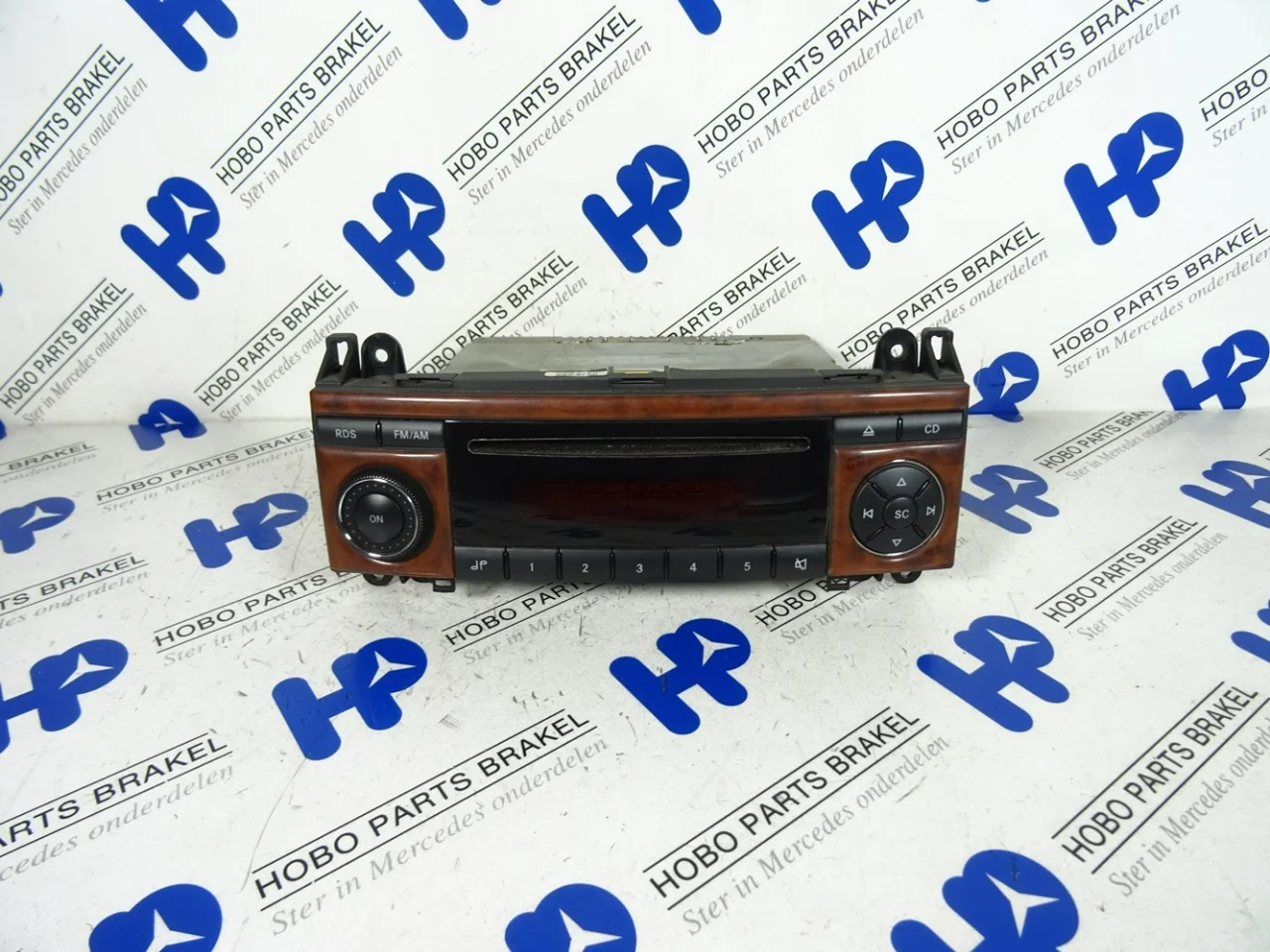 Radio CD player A 169 820 0486 - Article 6627 1 - A1698200486