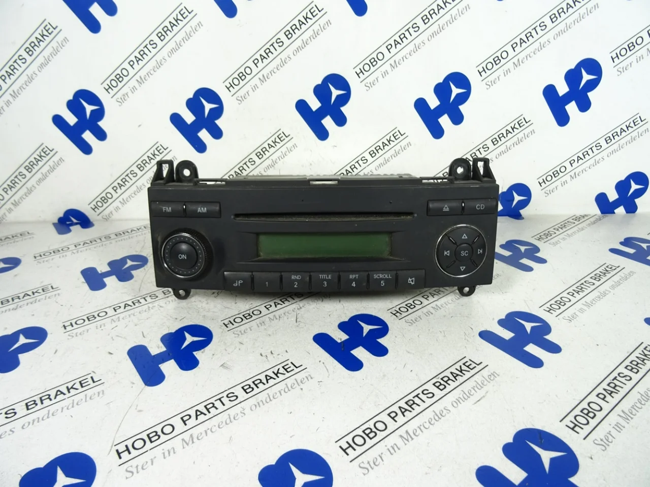 Radio CD player A 906 820 1486 - Article 6633 1 - A9068201486