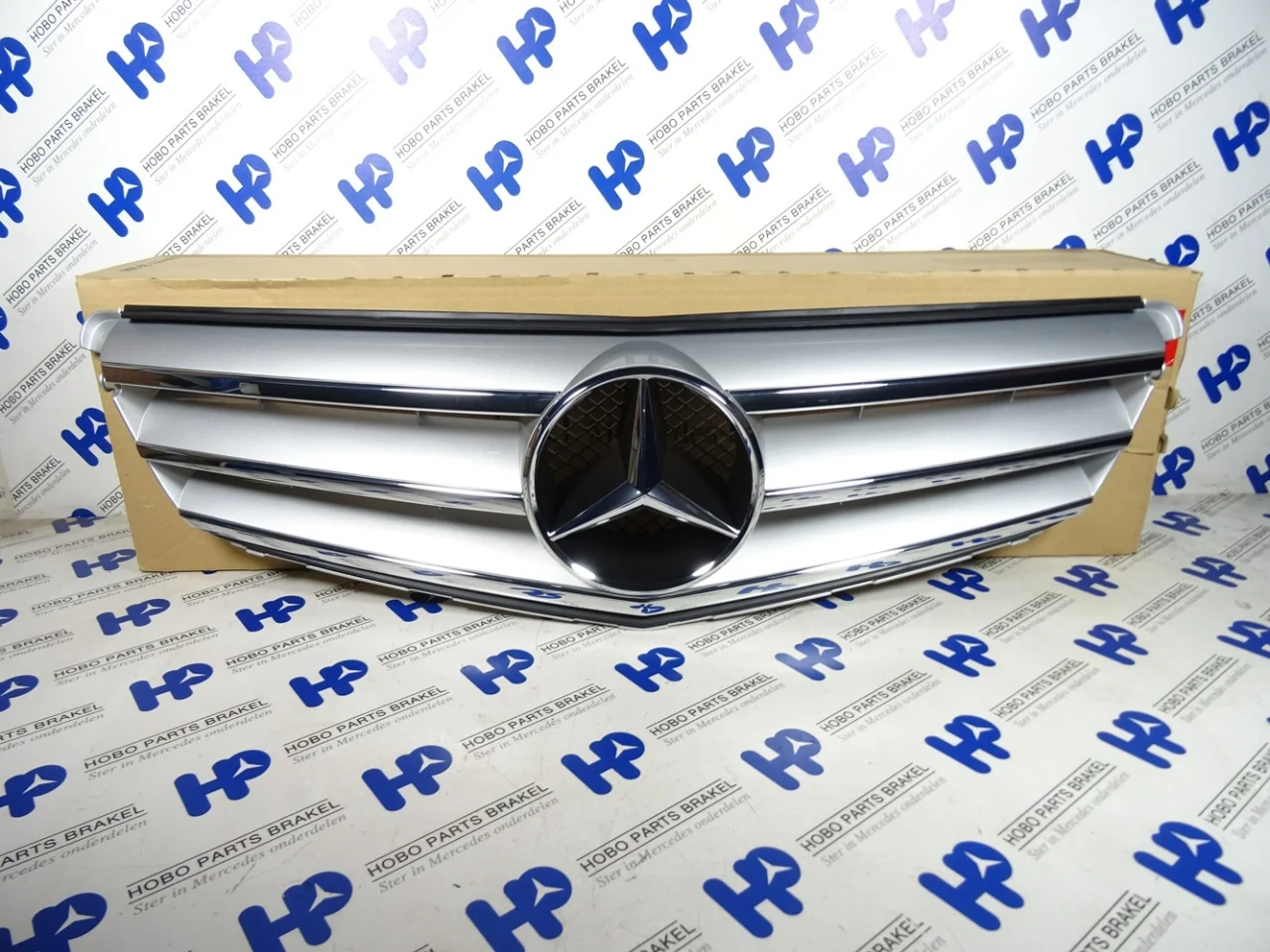 Grille C-class w204 Avantgarde (New) - Article 6668 1 - A2048800023-N
