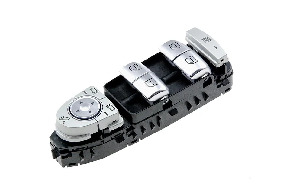 Window switch A 205 905 6811 (New) - Ews me 026 1 - EWS-ME-026