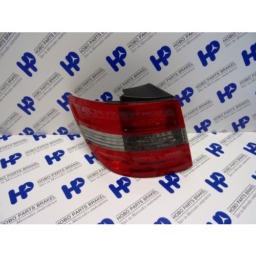 Achterlicht B-klasse w245 Donkergetint Links - A 169 820 2364 - A1698202364
