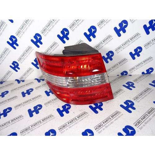 Achterlicht B-klasse w245 Lichtgetint Links - A1698200564 - A1698200564