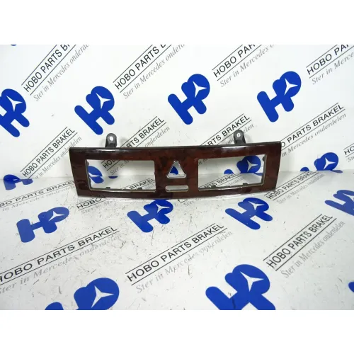 Middenconsole sierlijst A 203 680 4282 - A2036804282 - A2036804282