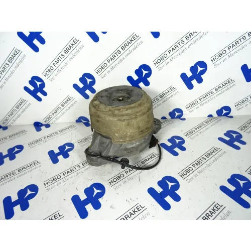 Engine mount A 204 240 1817 - A2042401817 - A2042401817
