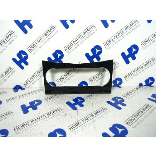 Middenconsole sierlijst A 204 680 0390 - A2046800390 - A2046800390