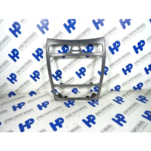 Middenconsole sierlijst A 209 680 2439 - A2096802439 - A2096802439