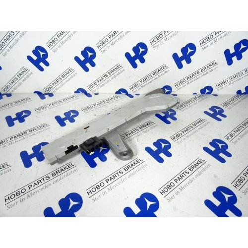 Antenne versterker A 211 820 0089 - A2118200089 - A2118200089