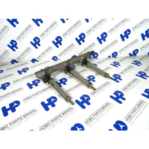 Injector rail A 272 070 5332 - A2720705332 - A2720705332