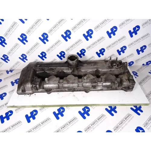 Valve cover A 612 016 0805 - A6120160805 - A6120160805