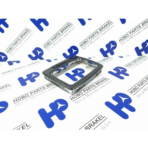 Middenconsole sierlijst A 204 267 0688 - Article 14049 1 - A2042670688