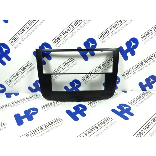 Middenconsole sierlijst A 639 689 1739 - Article 14732 1 - A6396891739