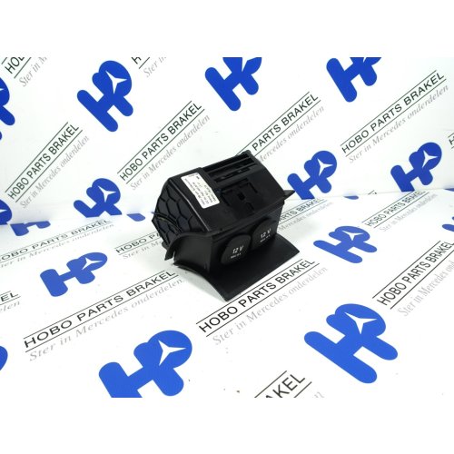 12 Volt aansluiting A 221 820 0009 - Article 15399 1 - A2218200009