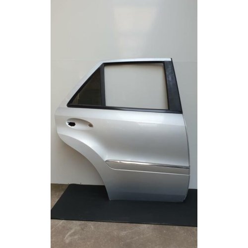 Portier rechtsachter Mercedes ML-klasse w164 (P007) - Article 15771 1 - P007