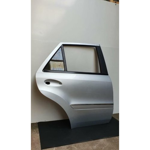 Portier rechtsachter Mercedes ML-klasse w164 (P007) - Article 15771 2 - P007