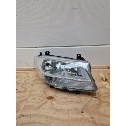 Koplamp Sprinter w907 A9109060100 Rechts (Nieuw) - Article 15987 1 - 13110103
