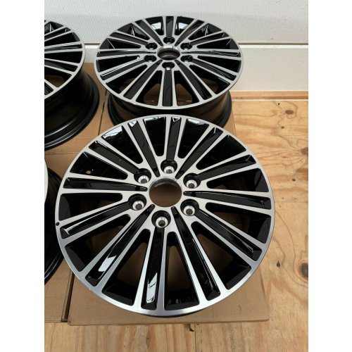 Velgenset Sprinter w907 17 inch (Nieuw) - Article 16276 2 - A9074015300-N