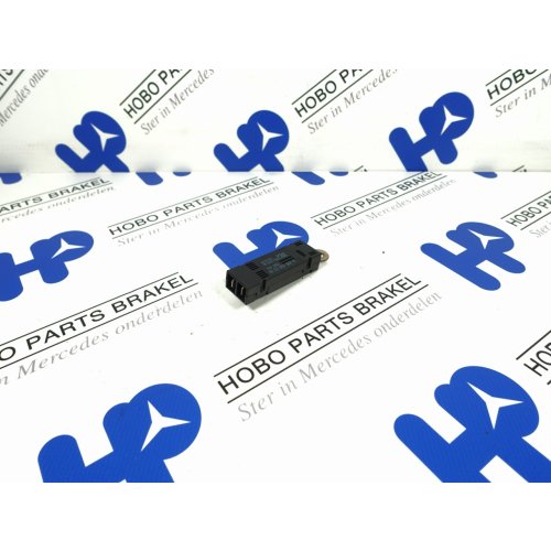 Antenne versterker A 205 820 2200 - Article 16559 1 - A2058202200