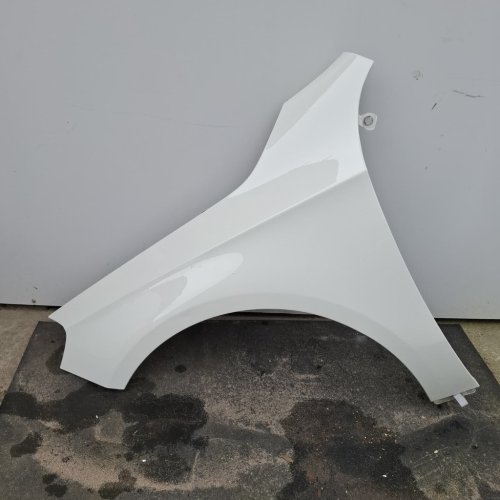 Spatbord A-klasse w176 Wit LV - Article 17005 1 - HPB0106