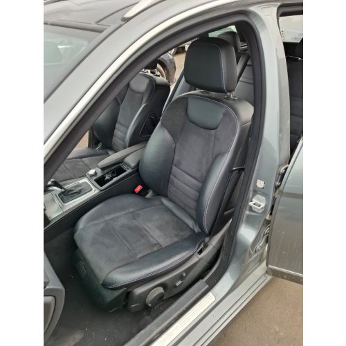 Interieur C-klasse s204 Combi Edition C - Article 17059 1 - HPB0109