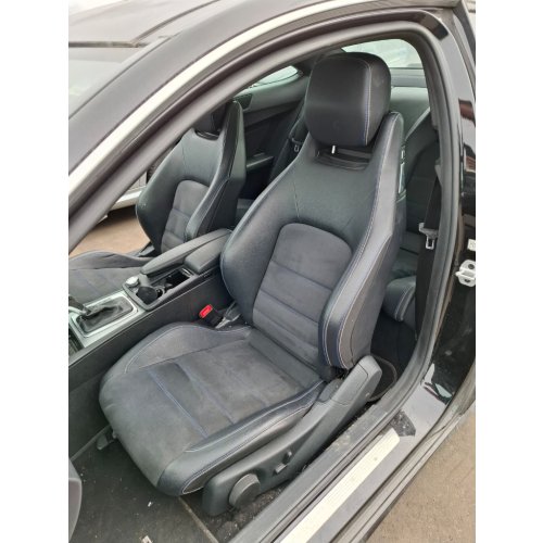 Interieur C-klasse c204 Coup&eacute; Edition C - Article 17060 1 - HPB0110